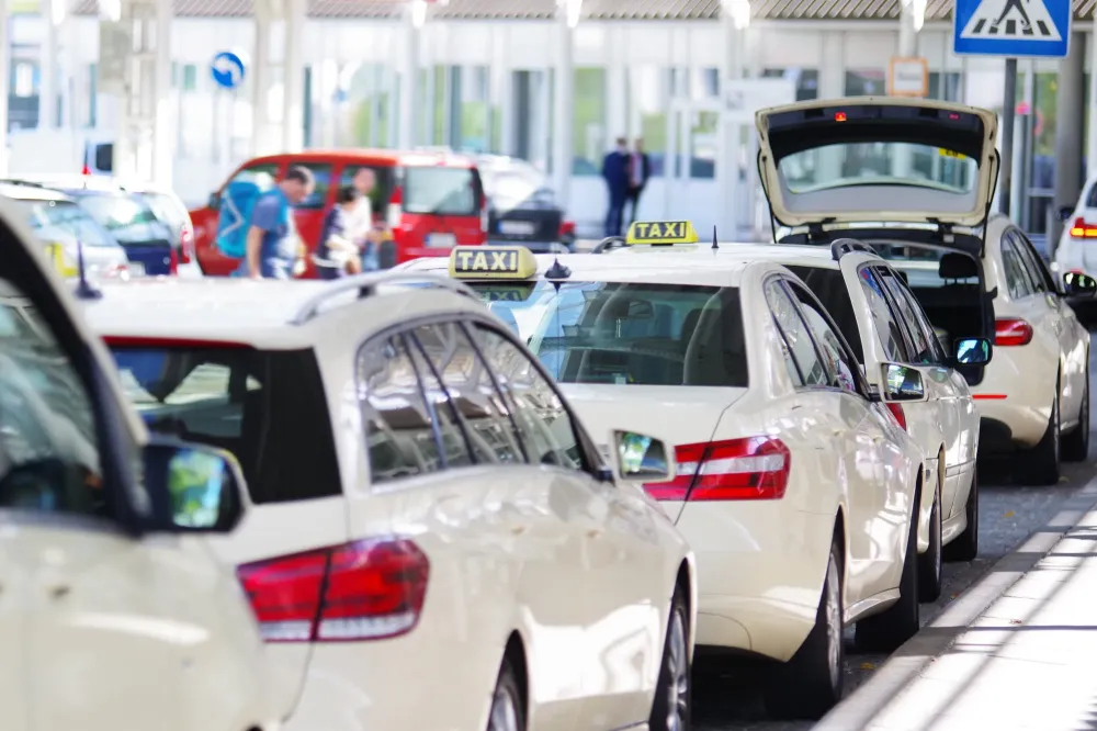 Taxi aéroport à Conne-de-Labarde